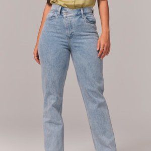 Curve Love Ultra High Rise 90s Straight Jean - Abercrombie